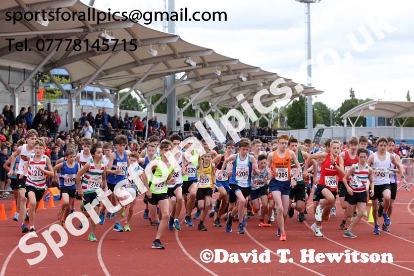 Boys under-15s 3 stage relay, Northern Senior 6 and 4 and Junior Stage Road Relays, SportsCity, Manchester. Photo:  David T. Hewitson/Sports for All Pics